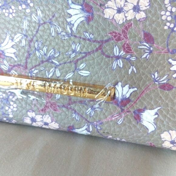 Steve Madden Wristlet - Picture 4 of 11